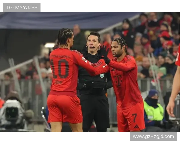 格纳布里：拜仁氛围与三冠王时相似